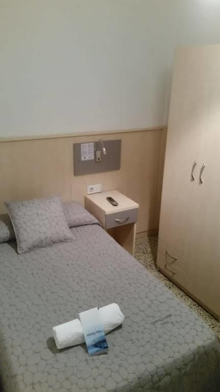 Hostal Badalona Buitenkant foto