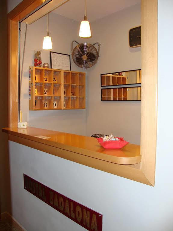 Hostal Badalona Buitenkant foto