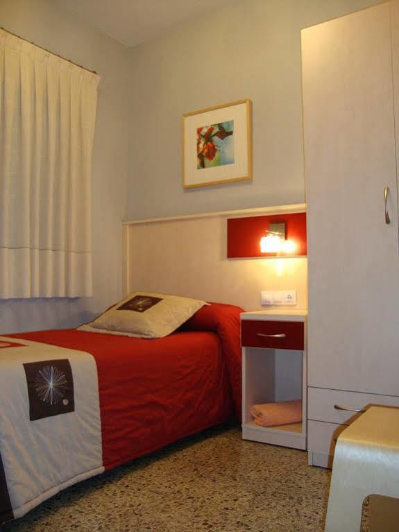 Hostal Badalona Buitenkant foto